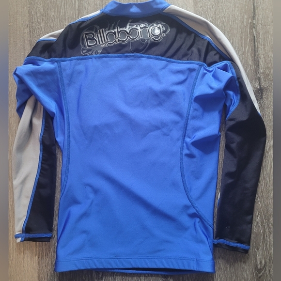 Billabong swim shirt Size Medium - Picture 2 of 3